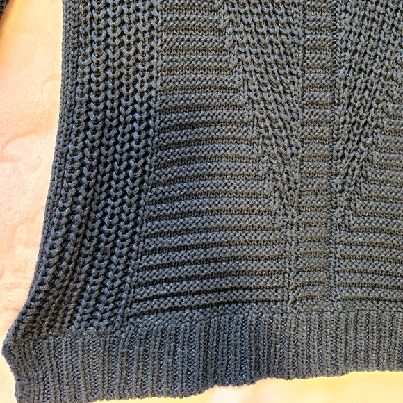 Sweater - Picture 6 of 6